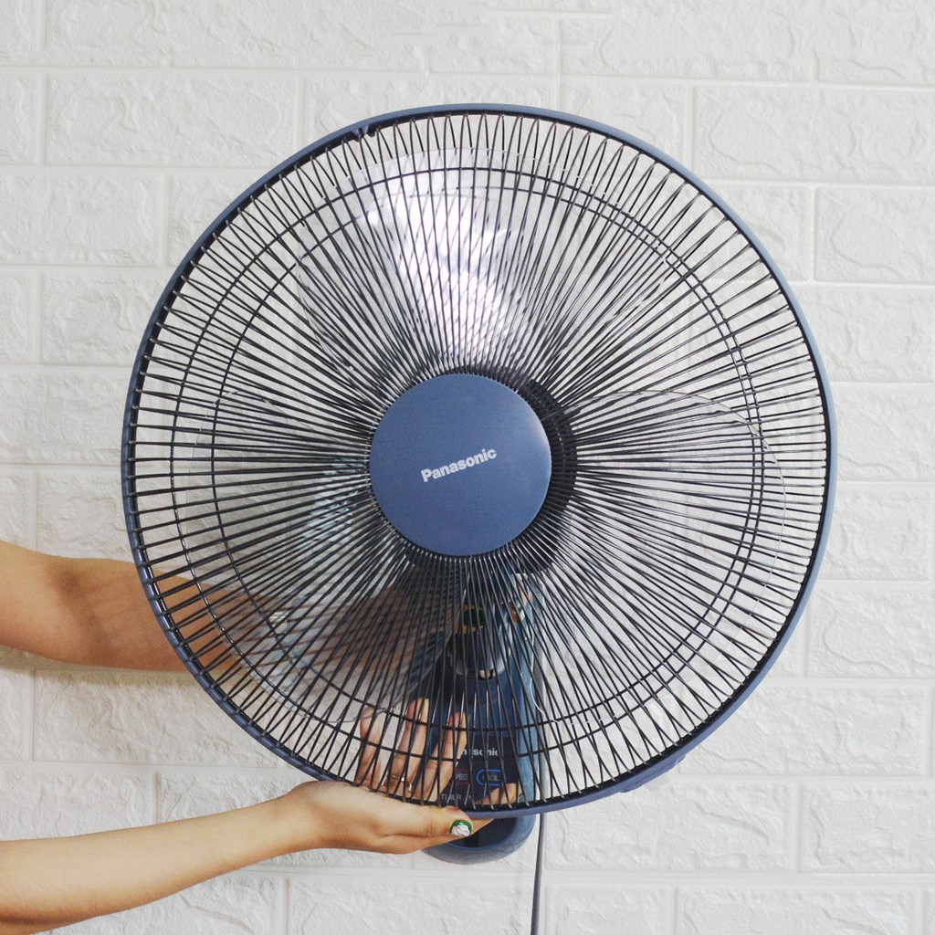 Quạt treo tường Panasonic F-409M (có điều khiển)