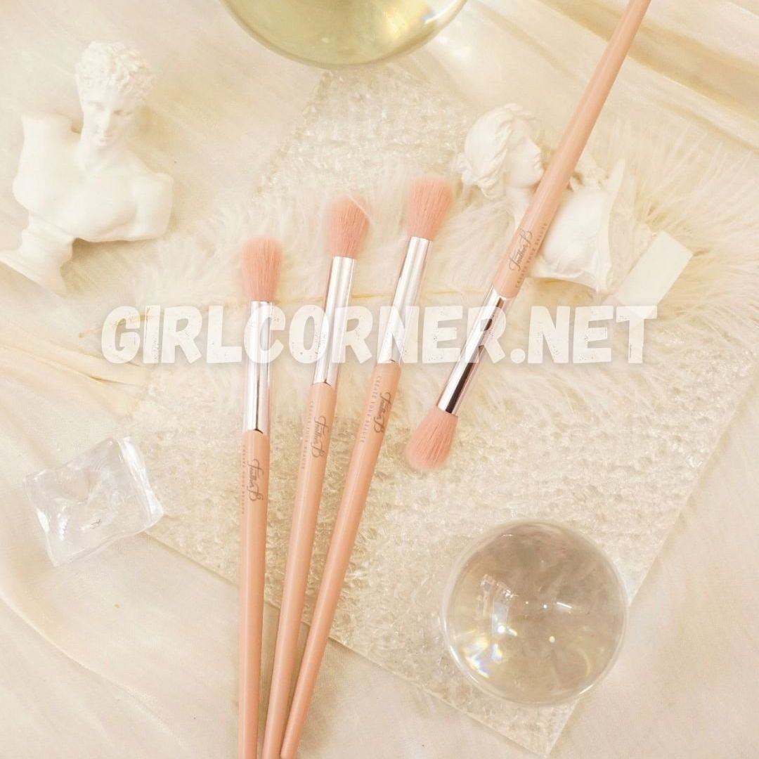 [HCM]Cọ blending mắt Feather B