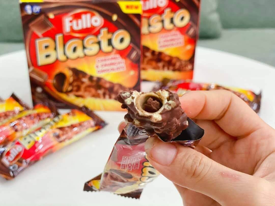 BÁNH FULLO BLASTO 270gr (HỘP 15 CÁI)