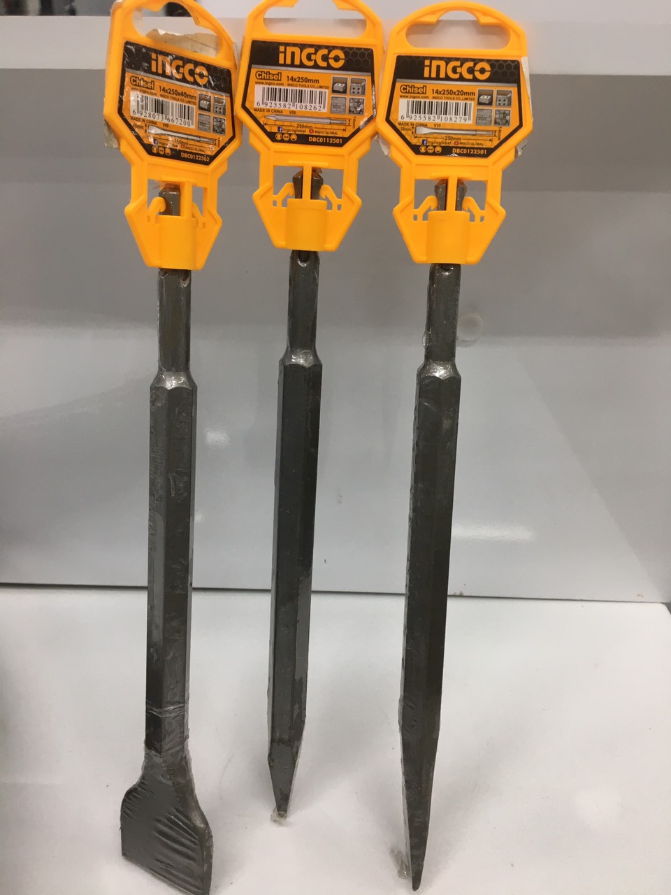Mũi đục bê tông ingco nhọn dẹp dài 250mm