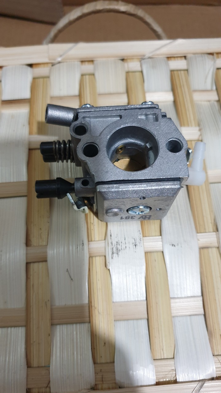 BÌNH XĂNG CON ( BỘ CHẾ HÒA KHÍ) MÁY CƯA XÍCH 381