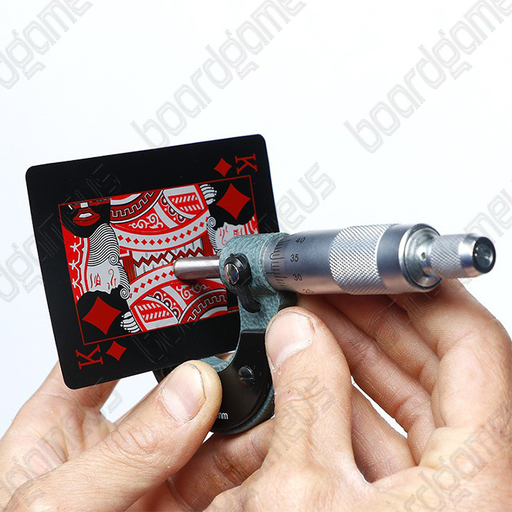 Bài poker 100% plastic đen không thấm nước