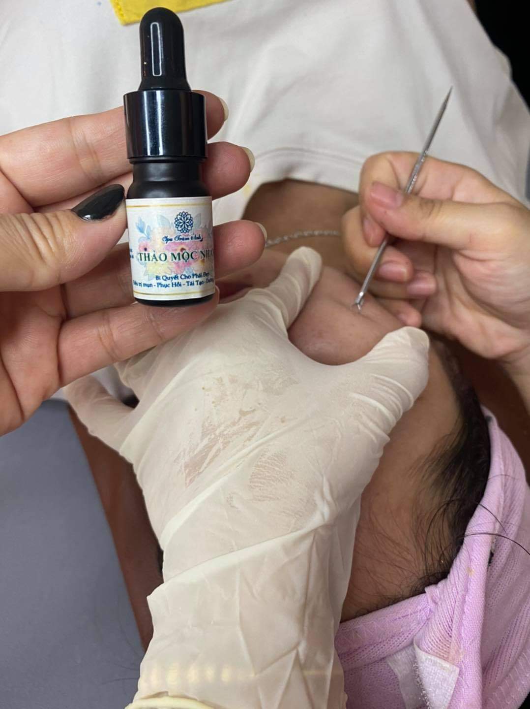 Serum trị mụn Huyết mộc nhan