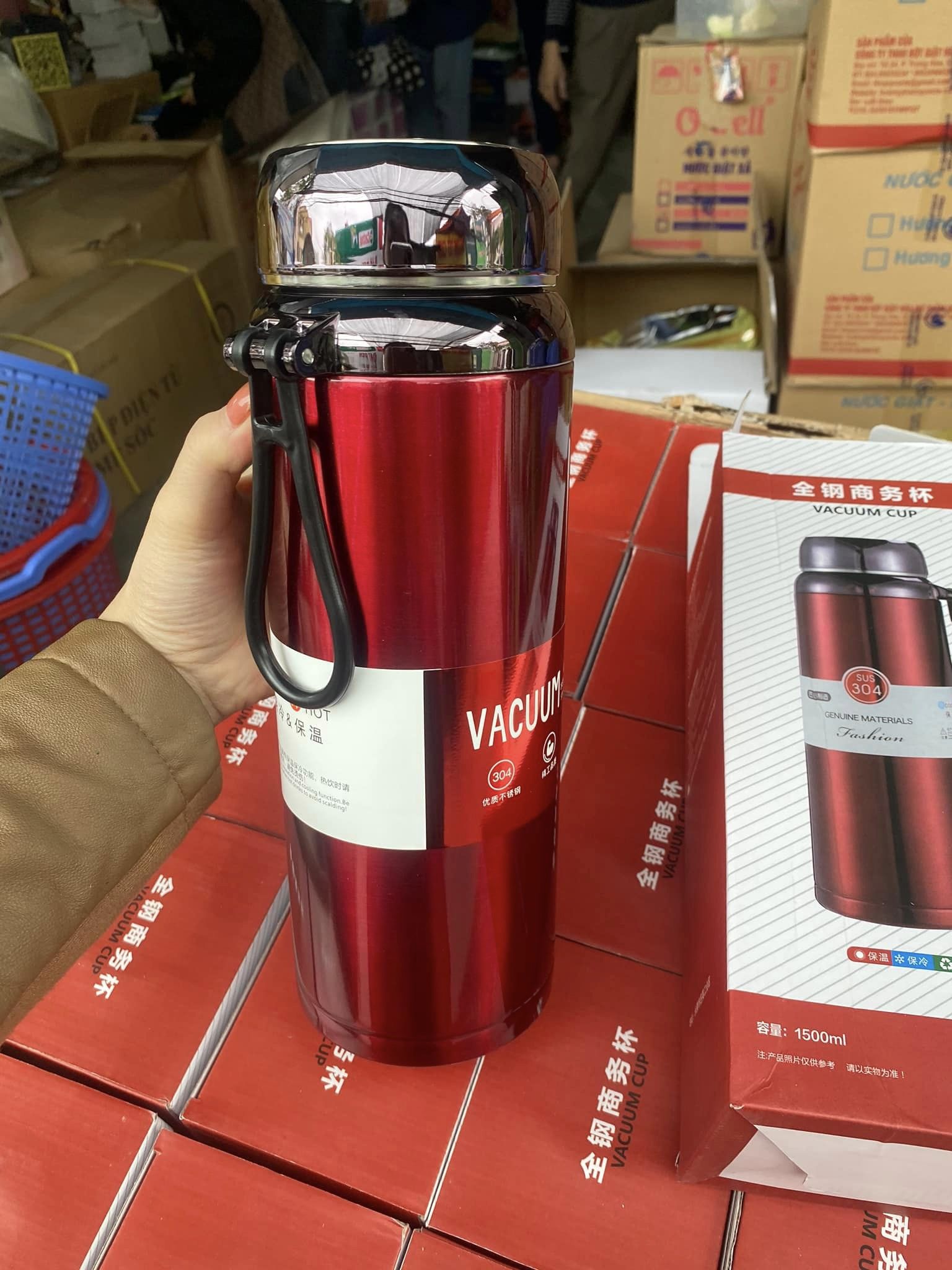 Bình giữ nhiệt 1500ml vỏ đỏ mẫu mới 2022