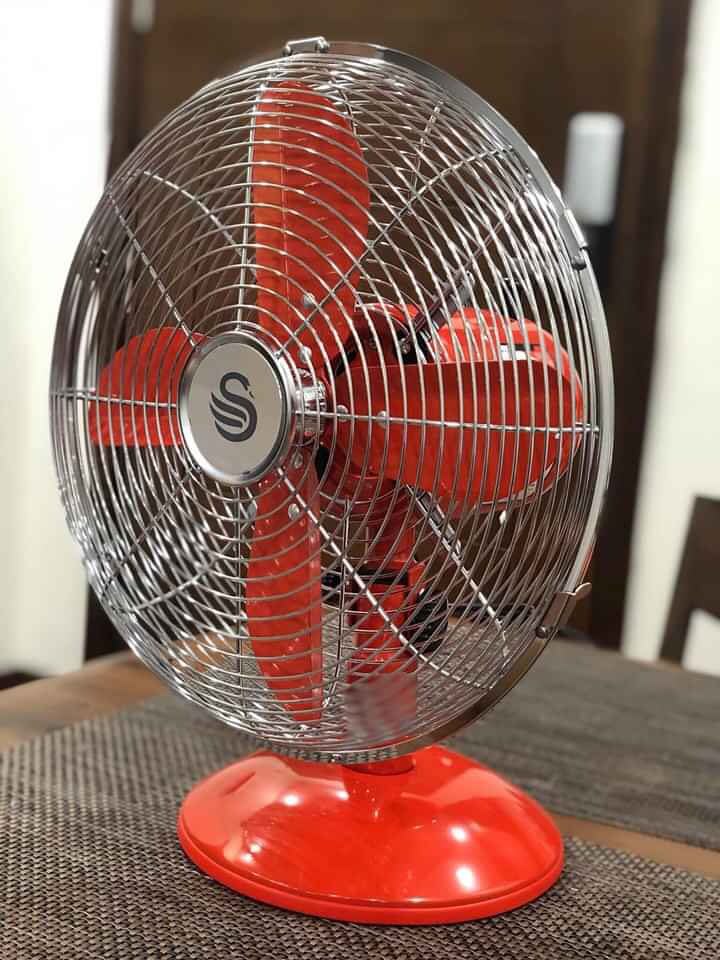 Quạt Để Bàn SWAN SFA12620RN màu đỏ