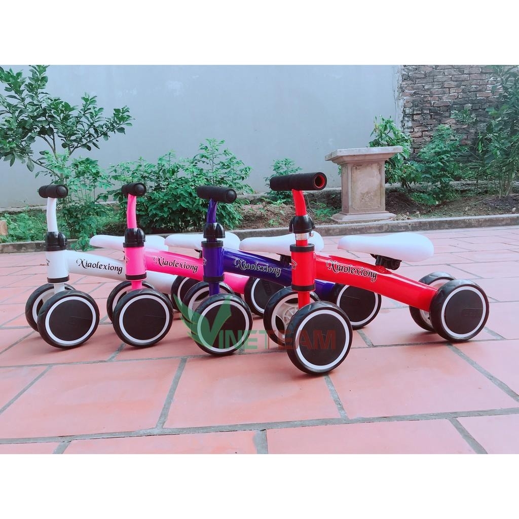 Xe Chòi Chân 4 Bánh Tự Cân Bằng Cho Bé (Siêu Rẻ)