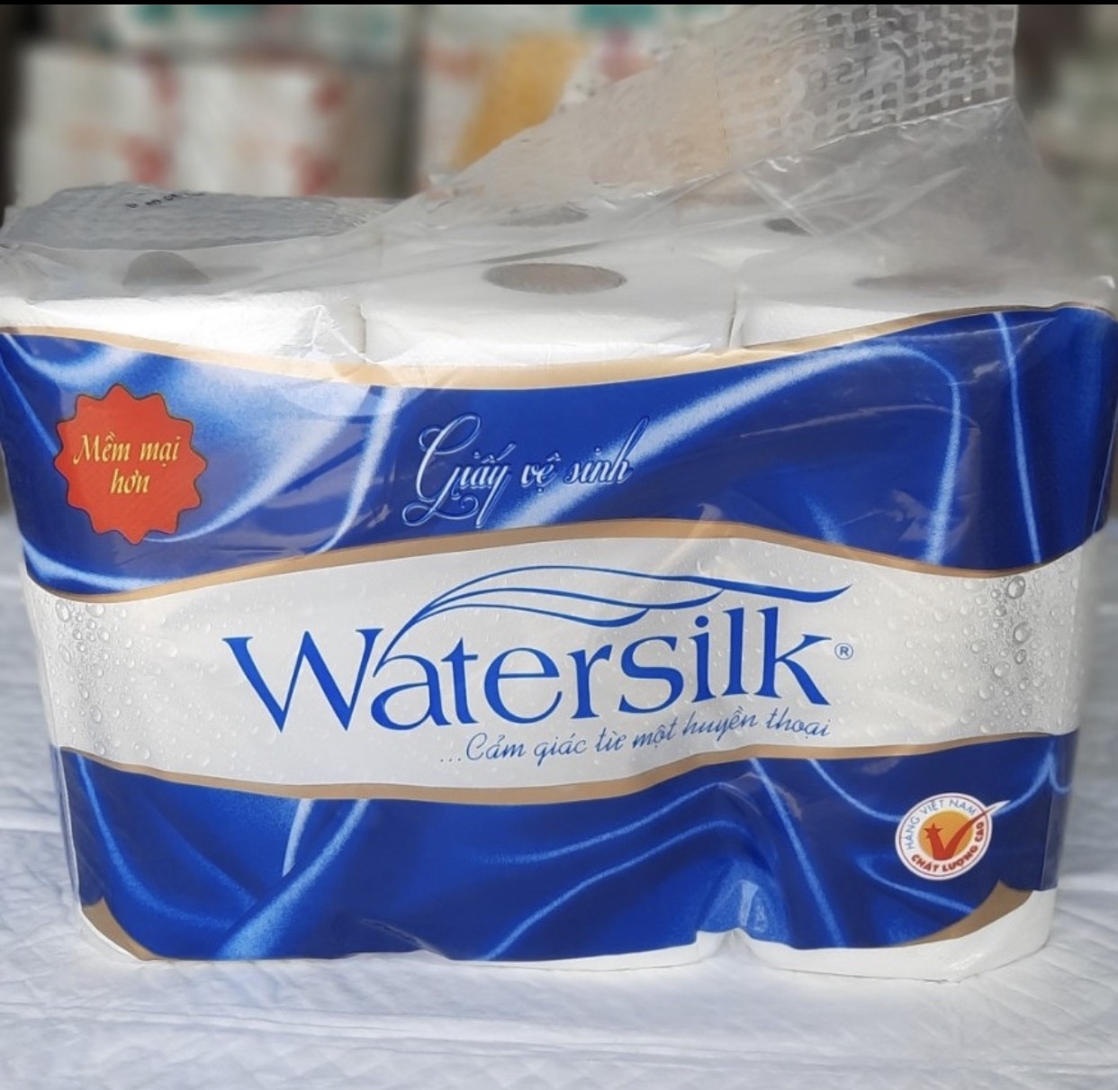 Bịch giấy vệ sinh Watersilk xanh 12 cuộn