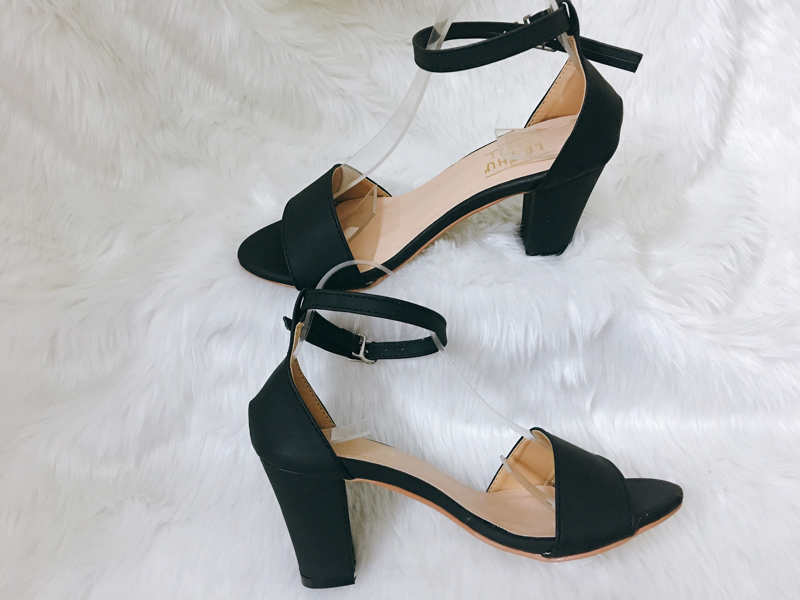 Sandal 7cm quai ngang xi bít gót