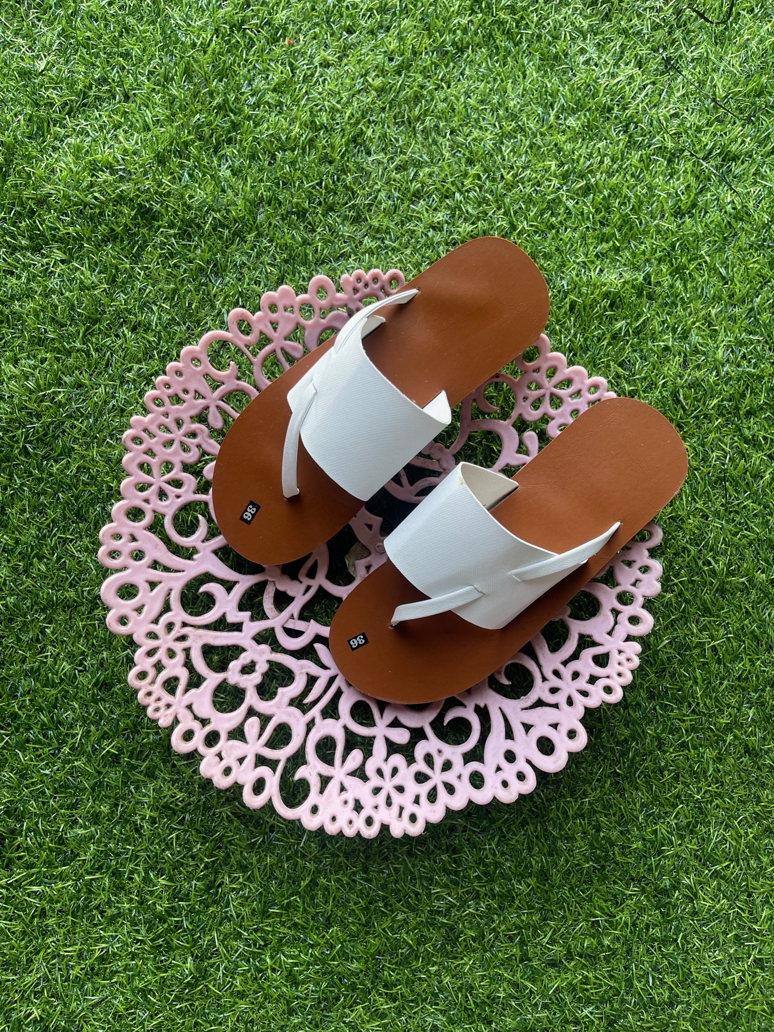 Dép xỏ ngón nữ ( đế bò quai trắng ) size từ 34 đến 42