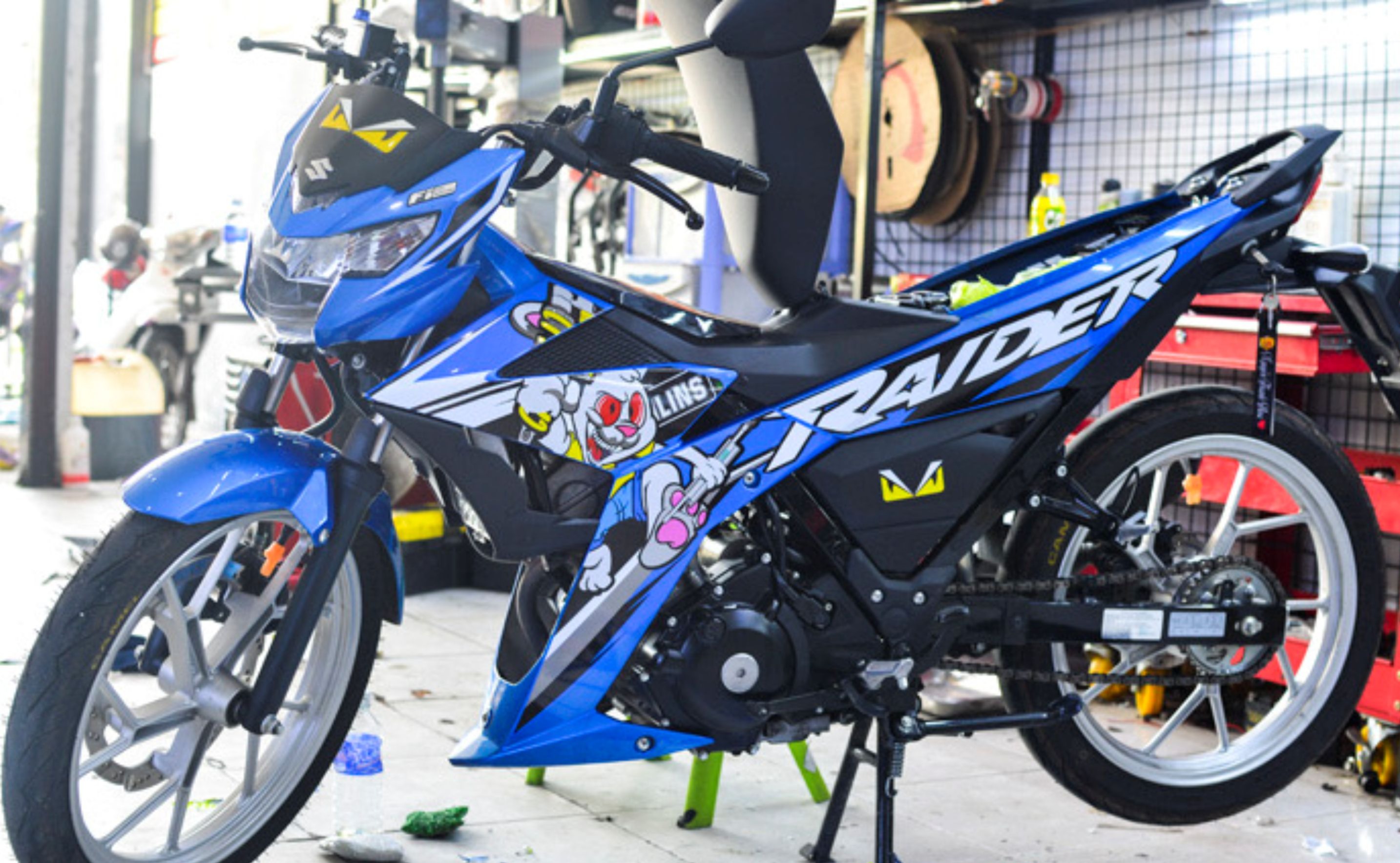 Tem rời satria fi thỏ cầm phuộc