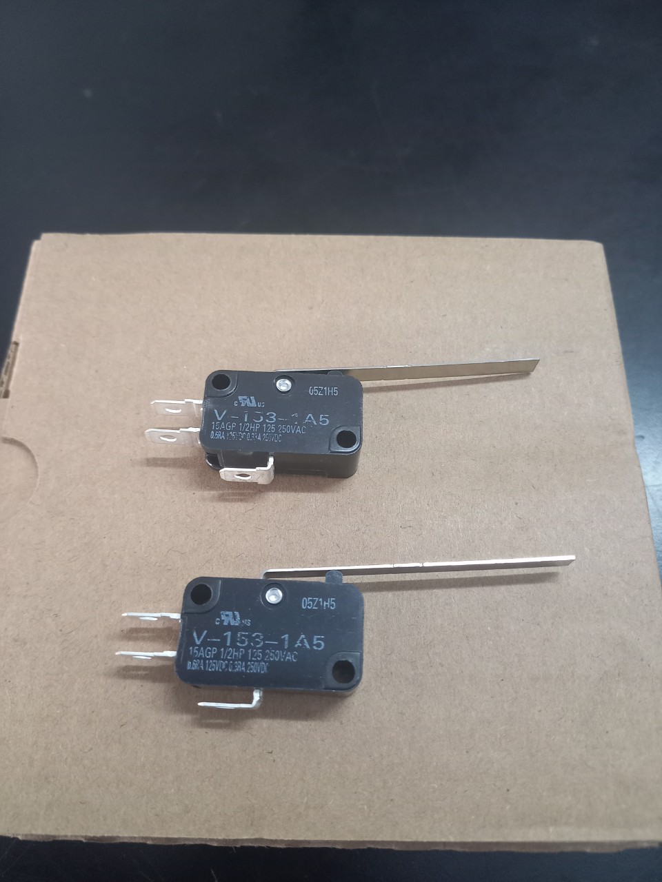 Công tắc hành trình v-153-1a5