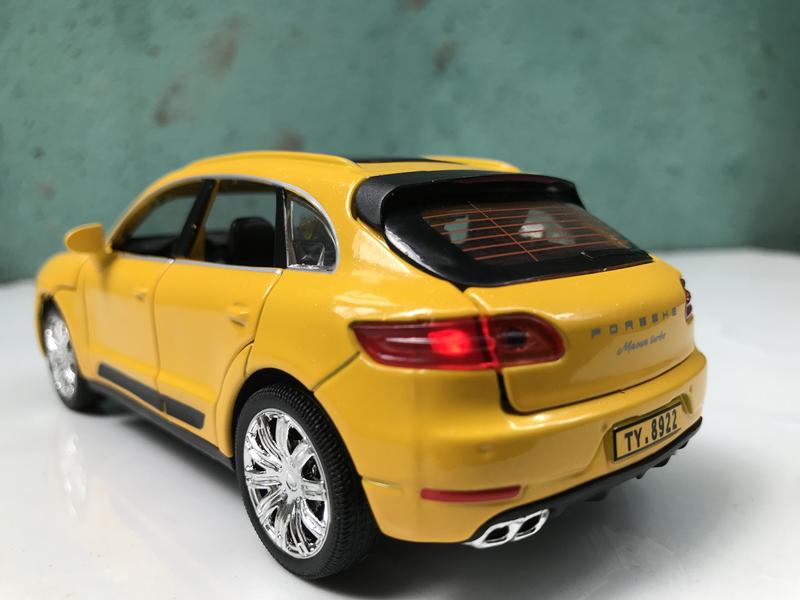 Mô hình xe ô tô Porsche MACAN 1:32