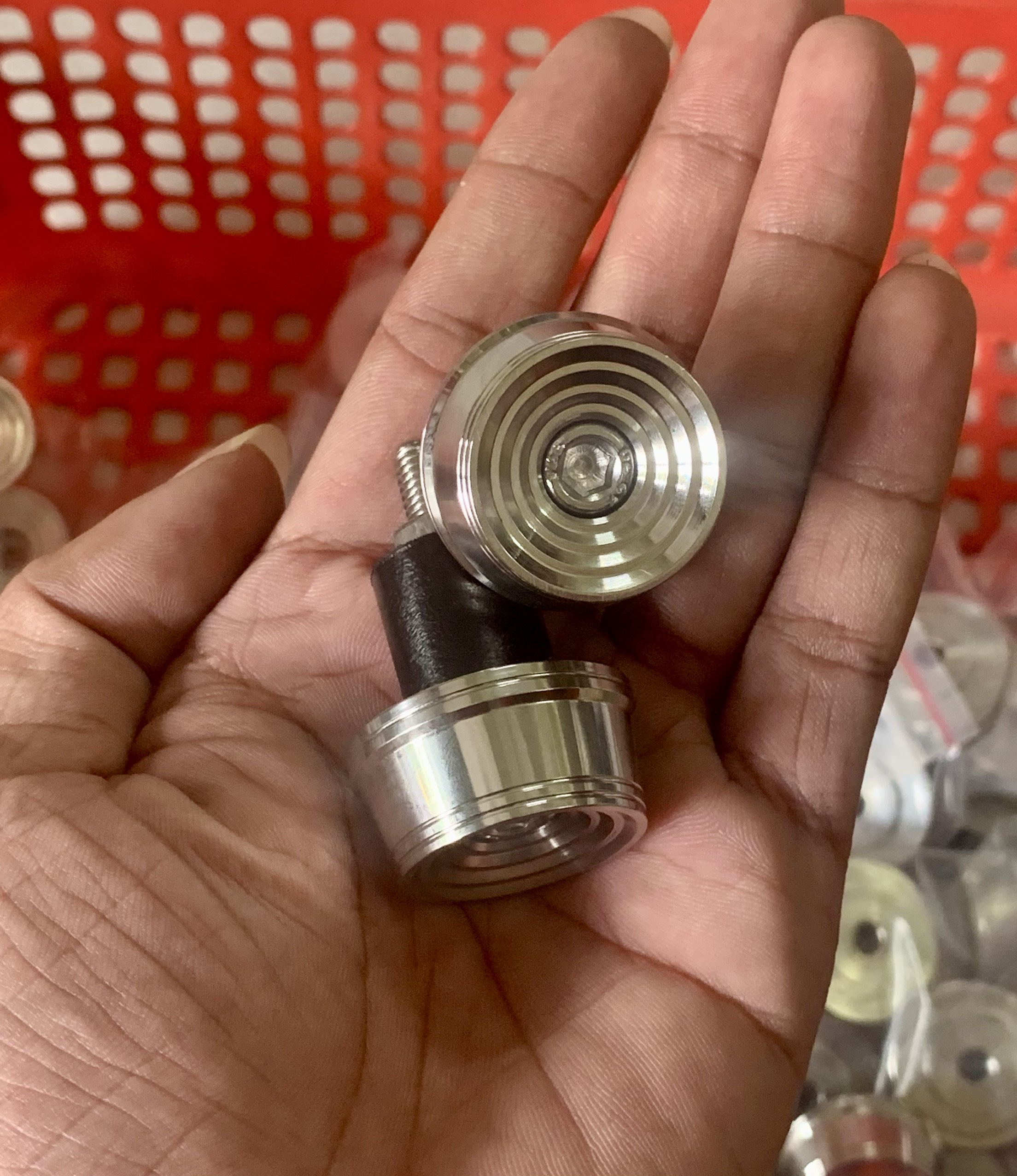Gù trung inox cnc