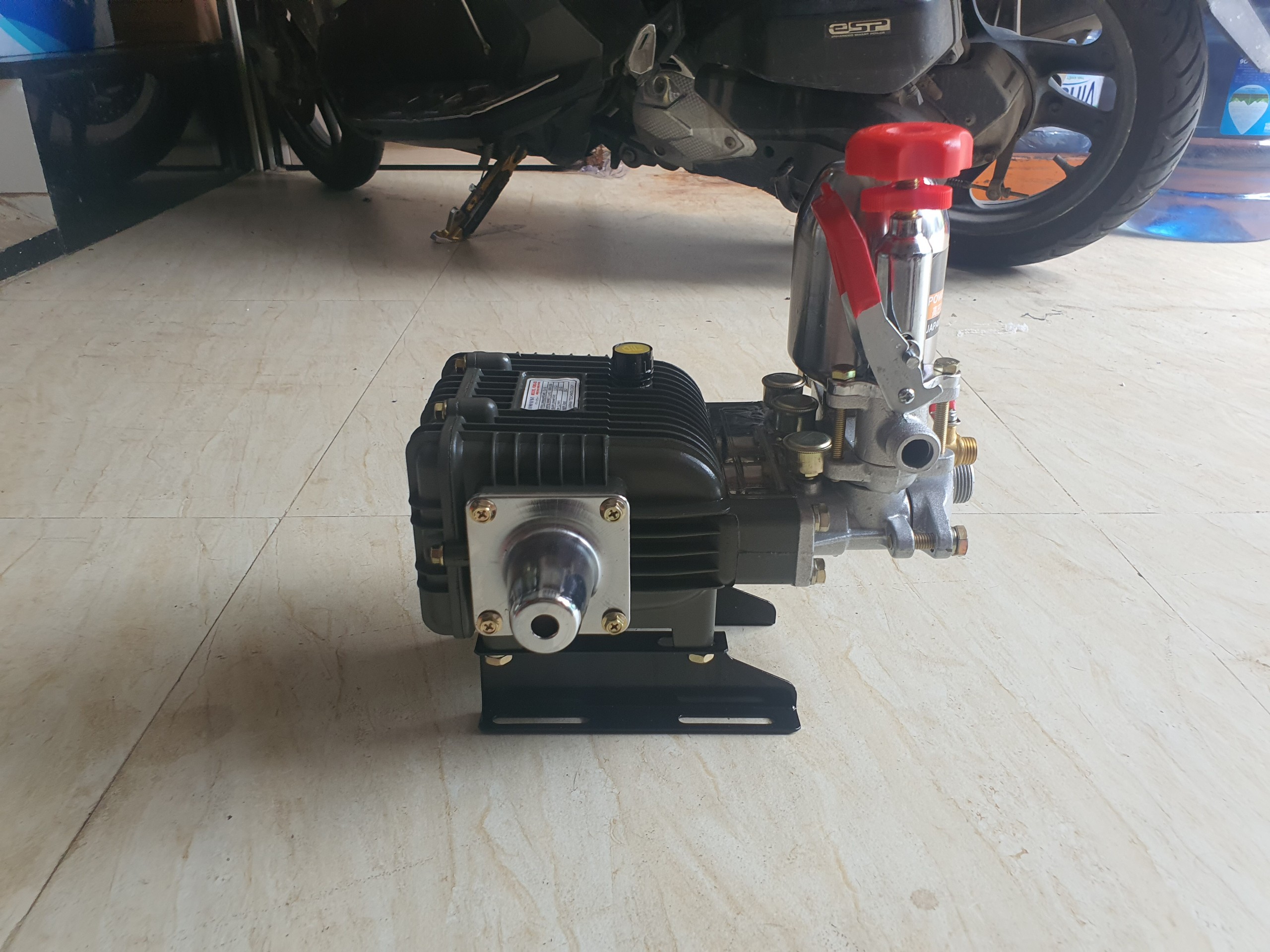 Đầu xịt áp lực 1HP Kamatsu KMS-35