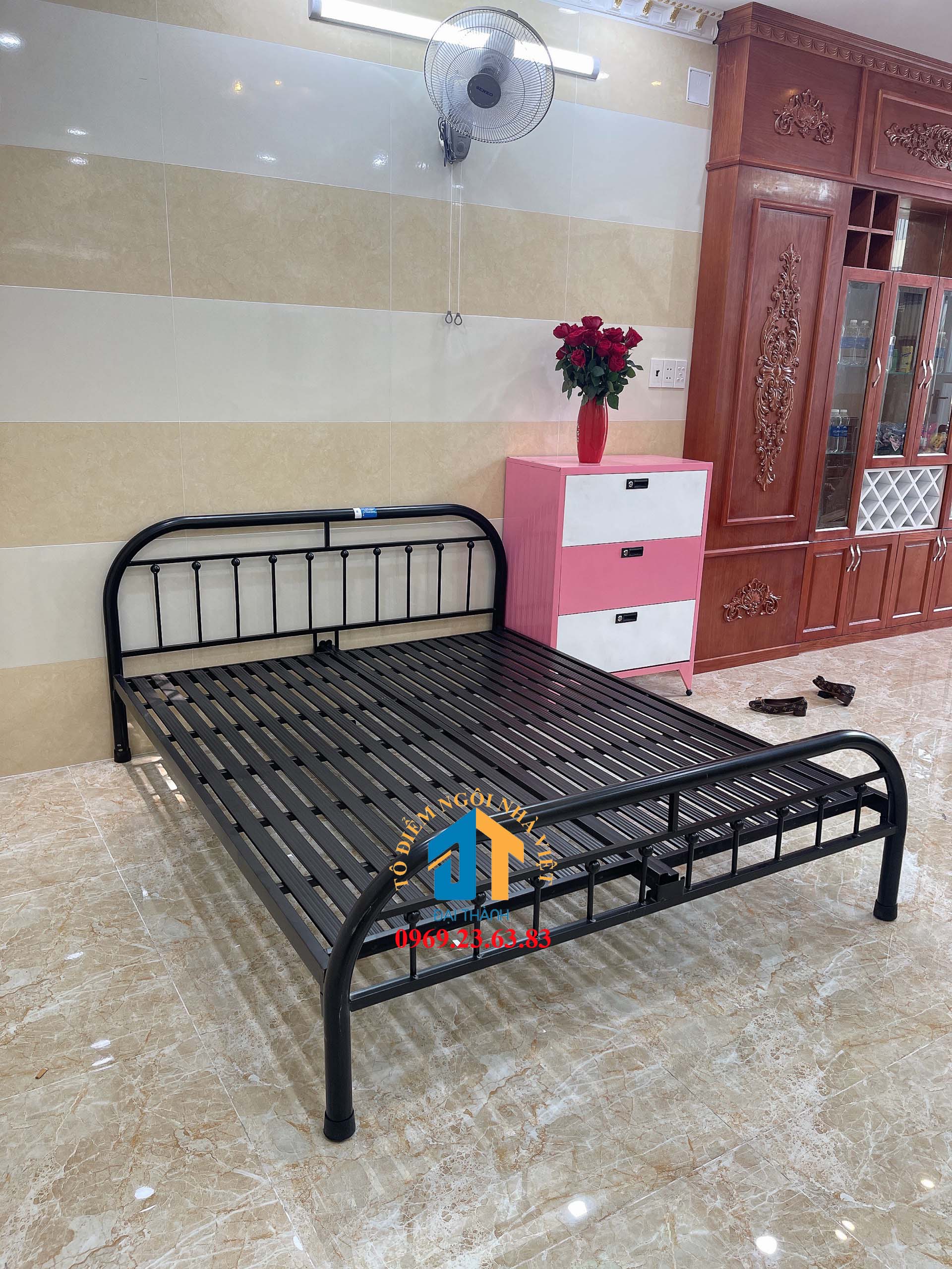 Giường  sắt mỹ nghệ 1m6x2m Đại Thành 01