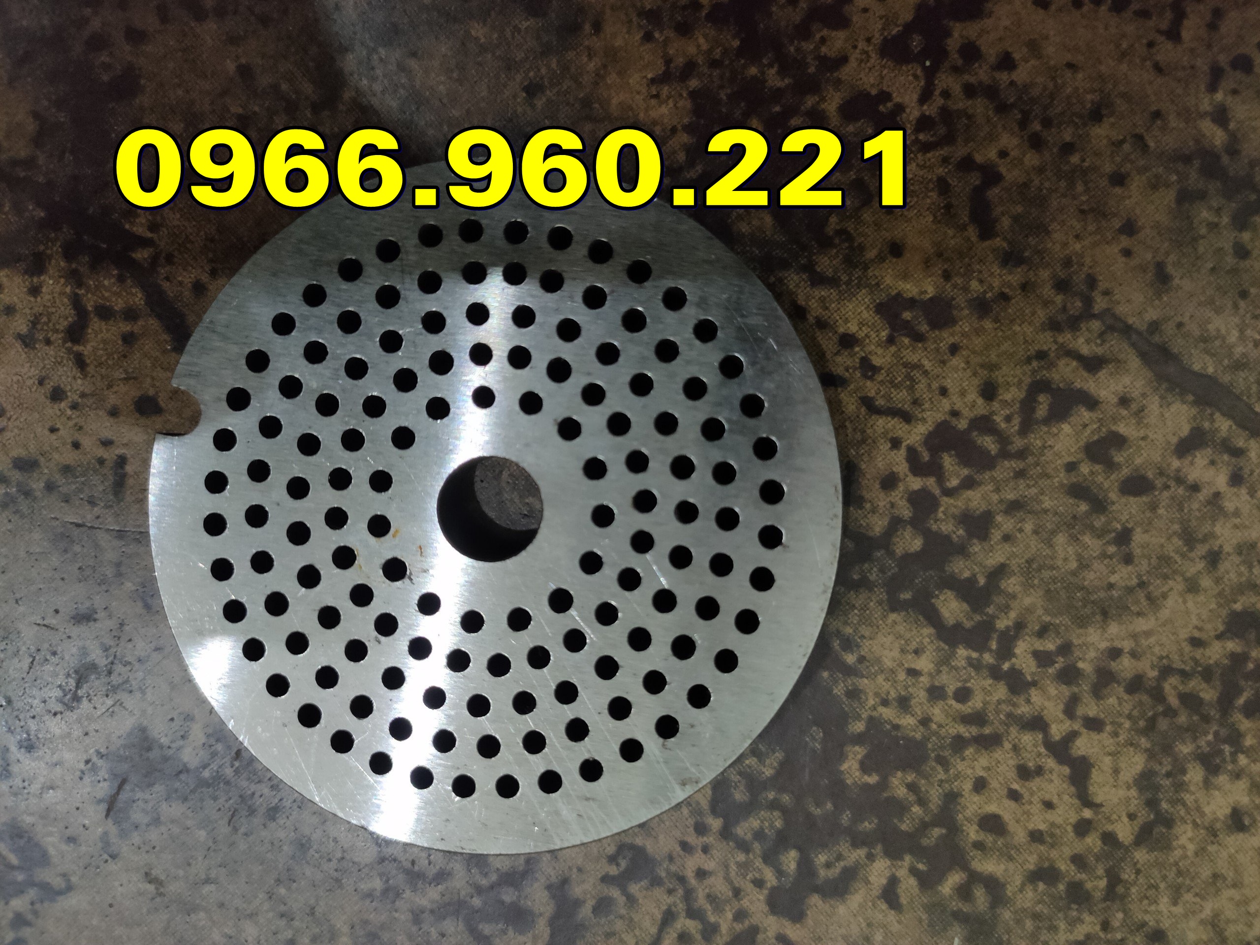 Mặt sàng cối đùn 12-22-32 inox có nhiều cỡ ly 4-6-8-10mm dùng làm cám viên, xay xương gà, sụn, cá, thịt, gân....