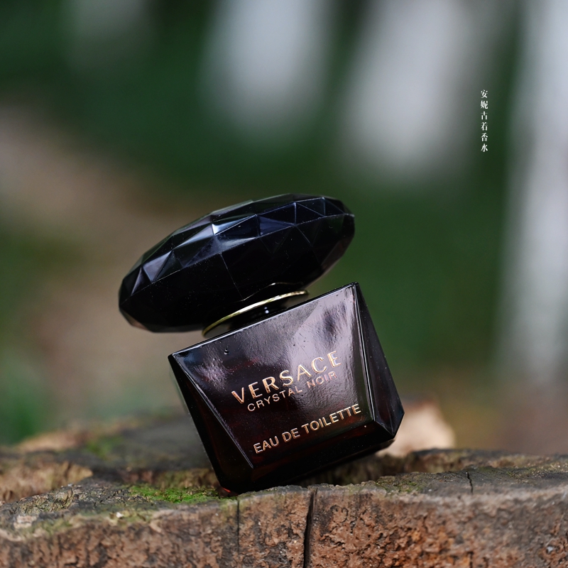 Nước hoa Versace Crystal Noir Eau De Toilette