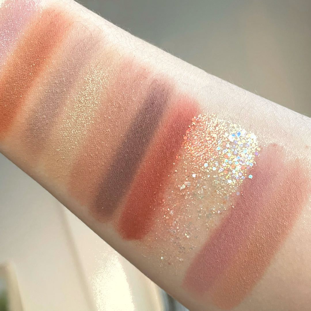 Bảng Phấn Mắt 26 Ô FRANKCOLOR Dạng Nén