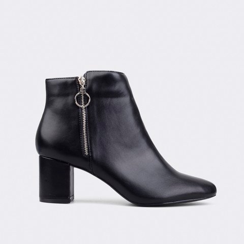 Giày boot nữ mũi tròn ChristinA-Q BOT108
