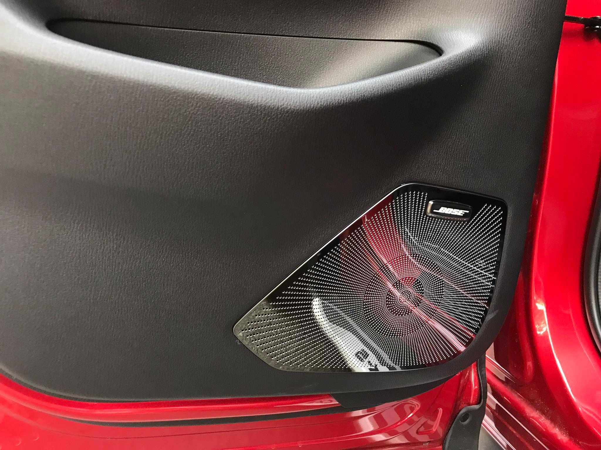 Ốp màng loa titan xe mazda CX5