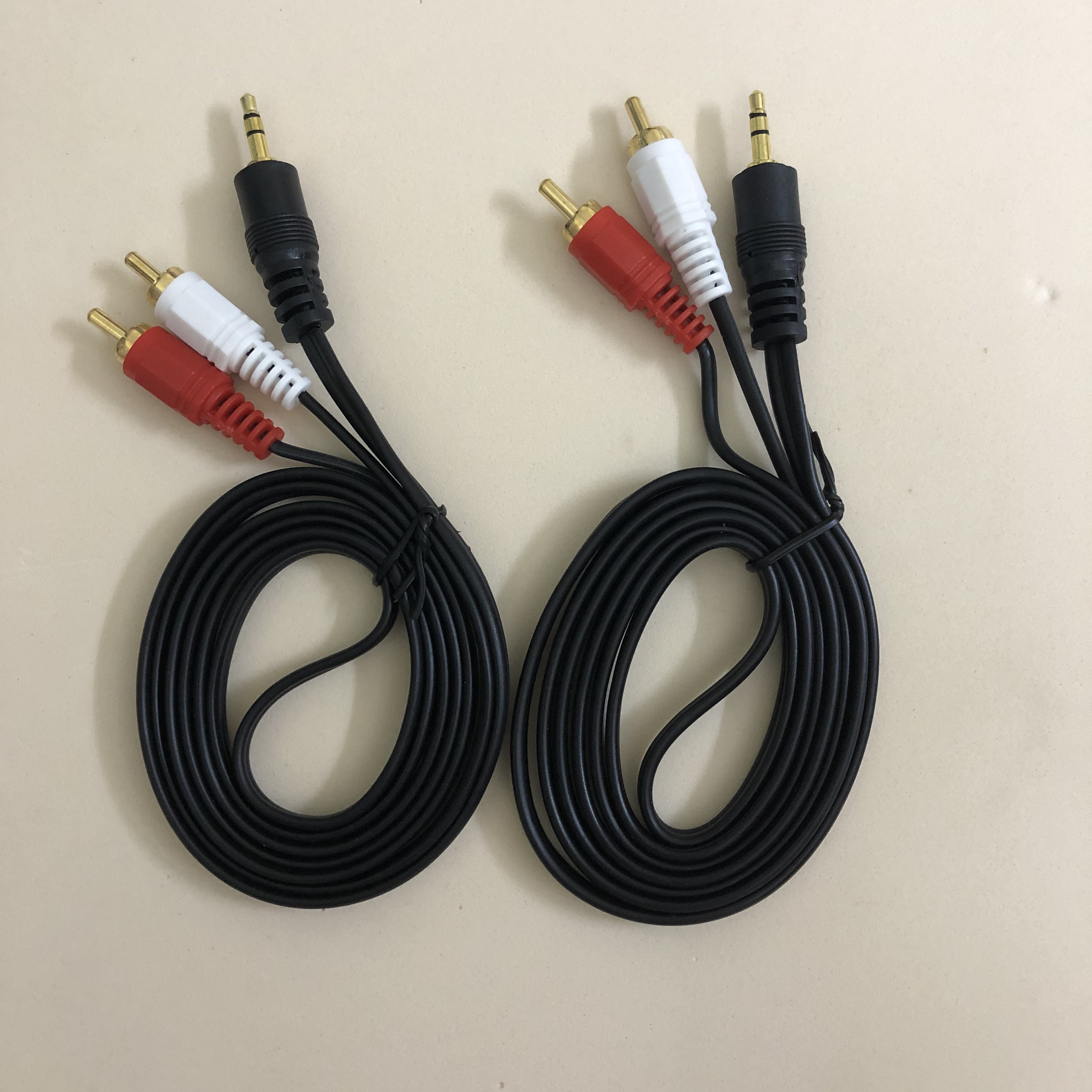 Bộ chuyển đầu 3.5 mm 1 ra 2 AV