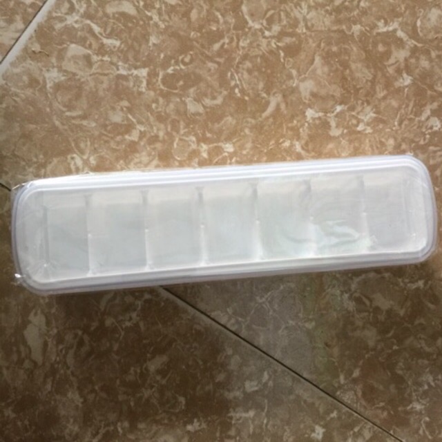 Khay làm đá,khay đựng đồ ăn dặm có nắp