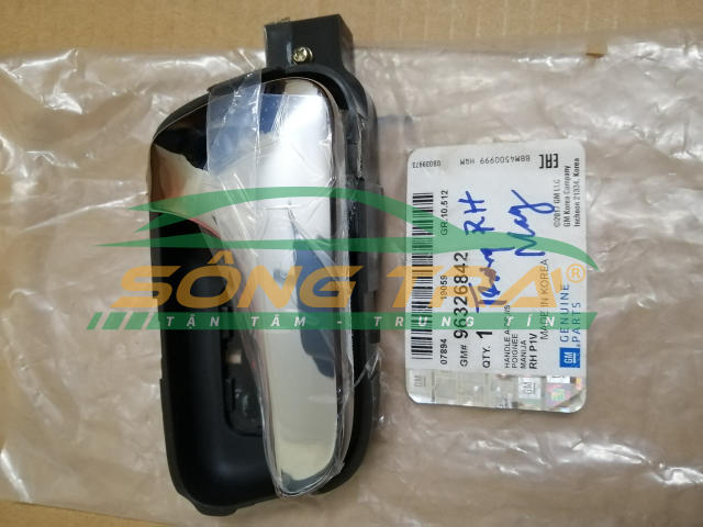 TAY MỞ CỬA TRONG DAEWOO MAGNUS BÊN PHẢI