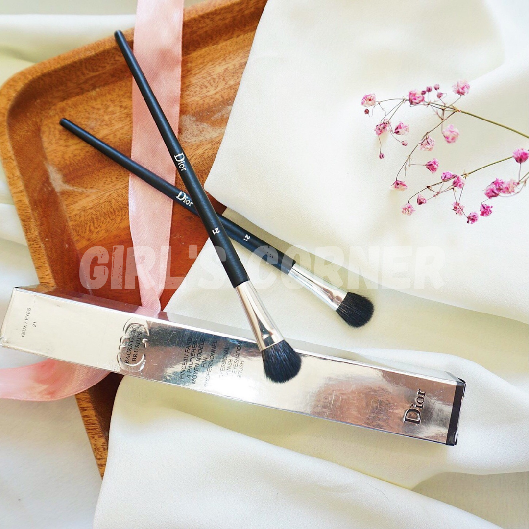 Cọ đánh bầu mắt Dior 21