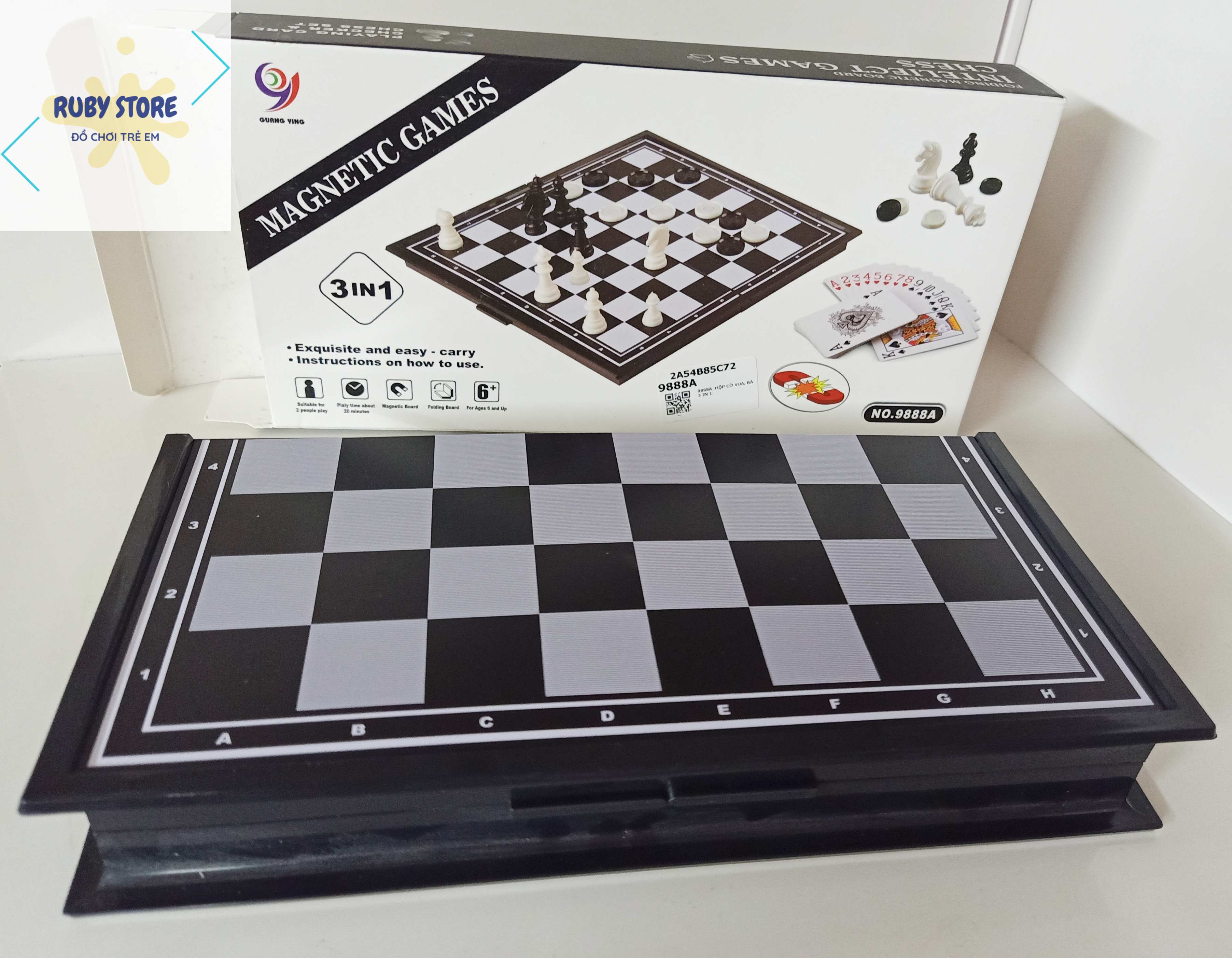 BỘ CỜ VUA NAM CHÂM, BÀI TÂY, CA-RÔ XÚC XẮC (CHESS 3 IN 1)