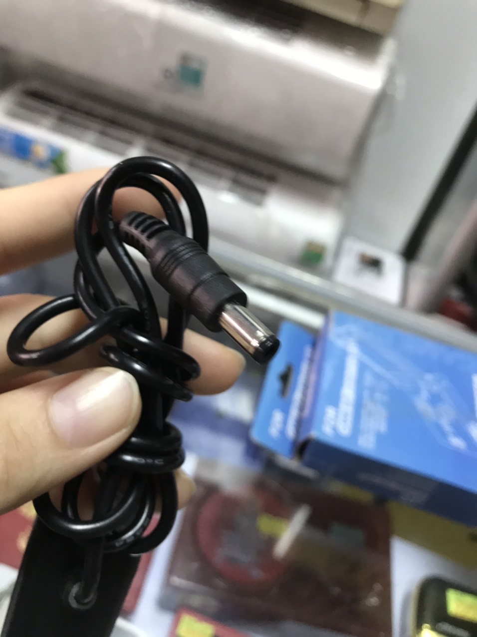 Cục sạc nguồn Adapter AC-DC: 9V