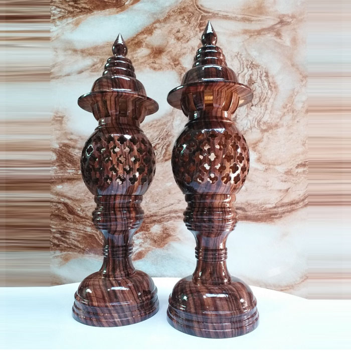 Cặp đèn để bàn thờ gỗ cao 34 màu đèn vân , cặp đèn tổ ong hàng mới