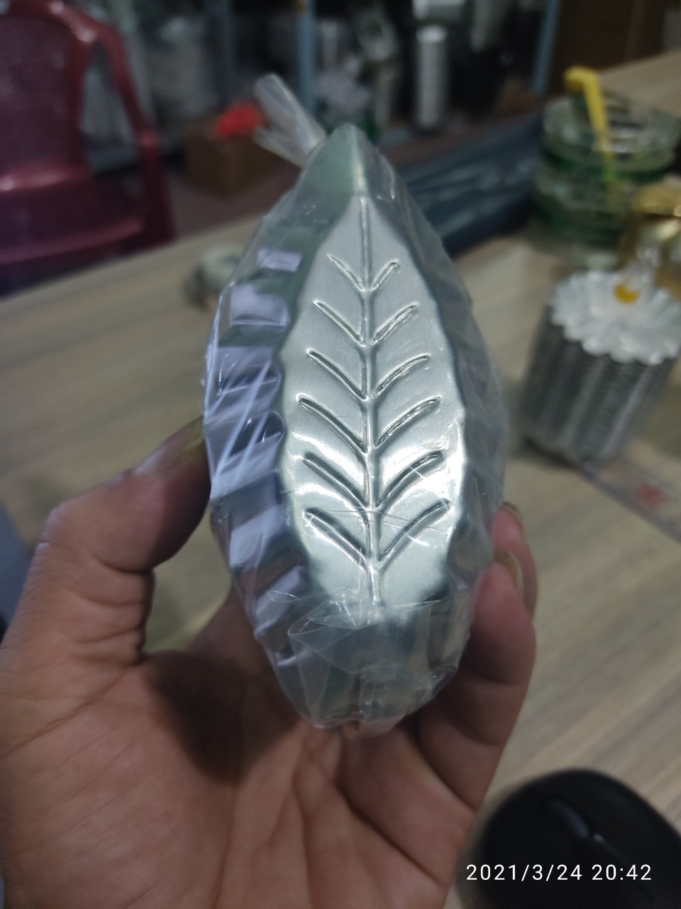 BỘ 50 KHUÔN BÁNH BÒ HÌNH CHIẾC LÁ NHÔM
