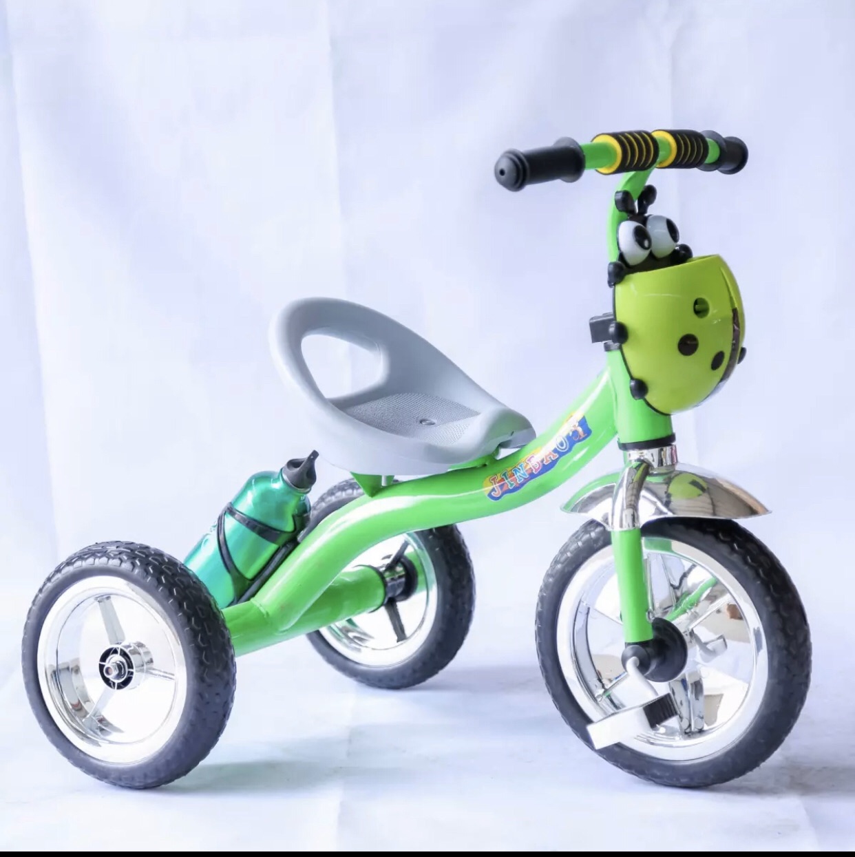 [XẢ KHO 1 NGÀY] XE ĐẠP 3 BÁNH CÓ BÌNH NƯỚC, GIỎ CON BỌ
