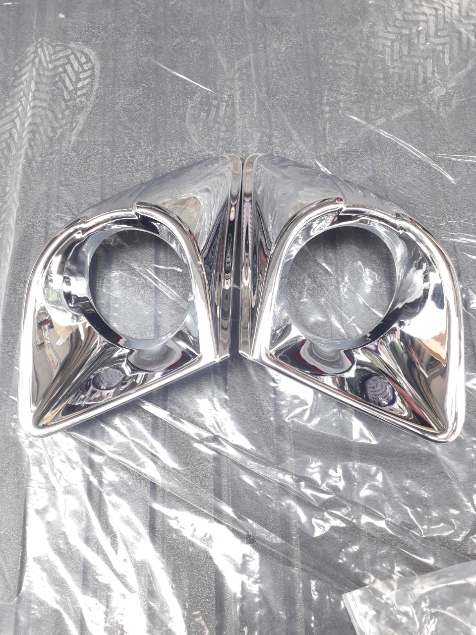 Bộ ốp viền gầm xe Fadil
