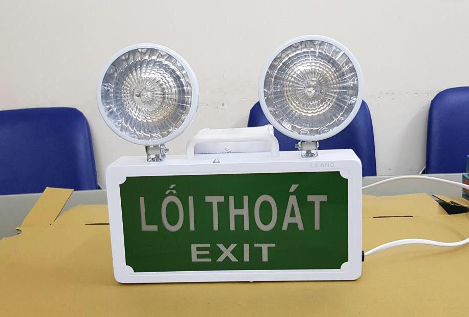 Đèn báo lối thoát exit thoát hiểm kèm 2 bóng đèn led tự sáng khi cúp điện