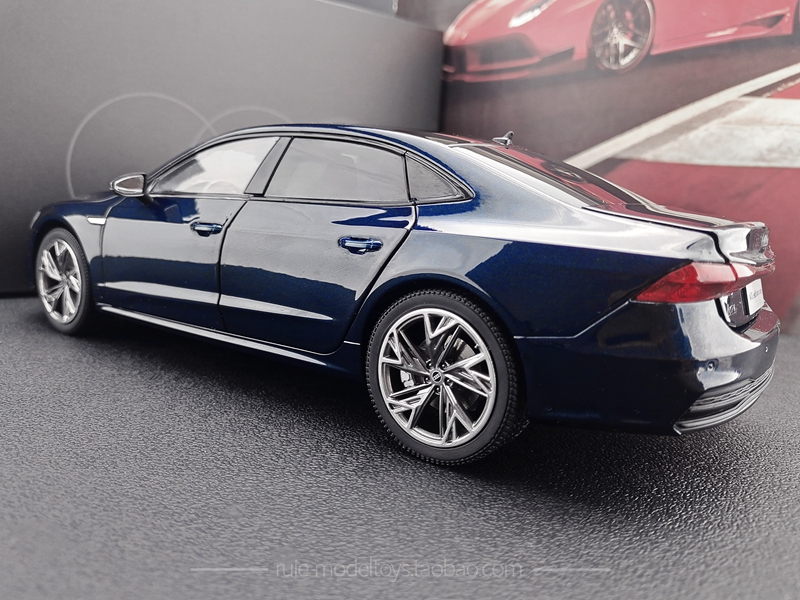 Mô hình xe sedan  Audi A7L  tỉ lệ 1:18