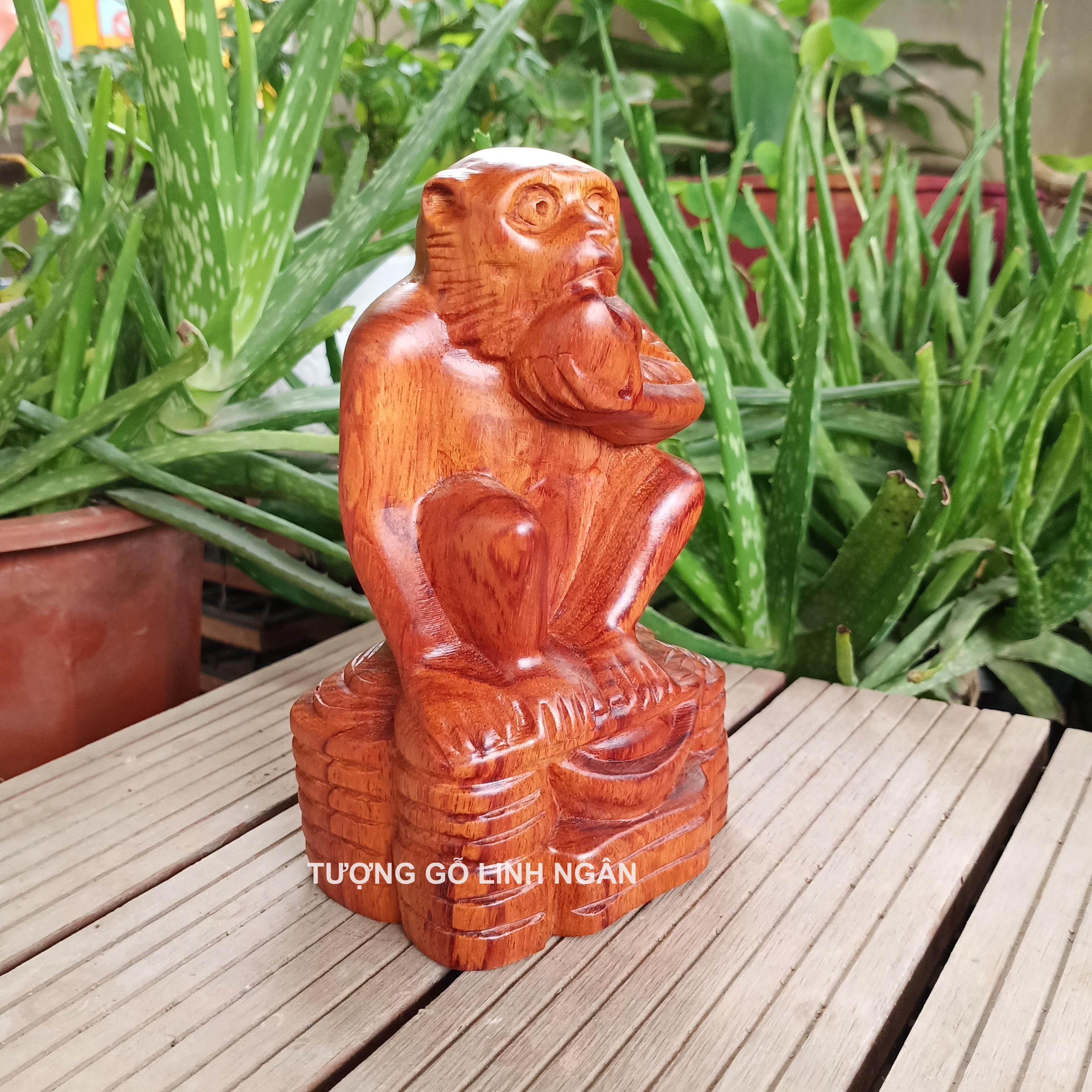 Tượng Khỉ gỗ hương (Cao 15 cm, ngang 8 cm, sâu 6 cm)