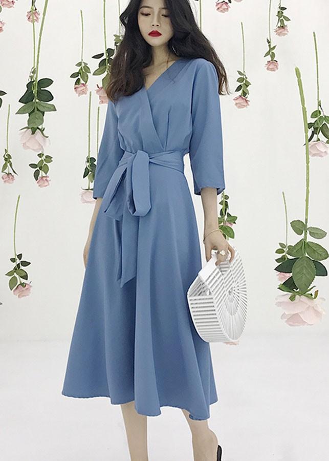 Đầm xòe tay lỡ vạt xéo kèm đài rời