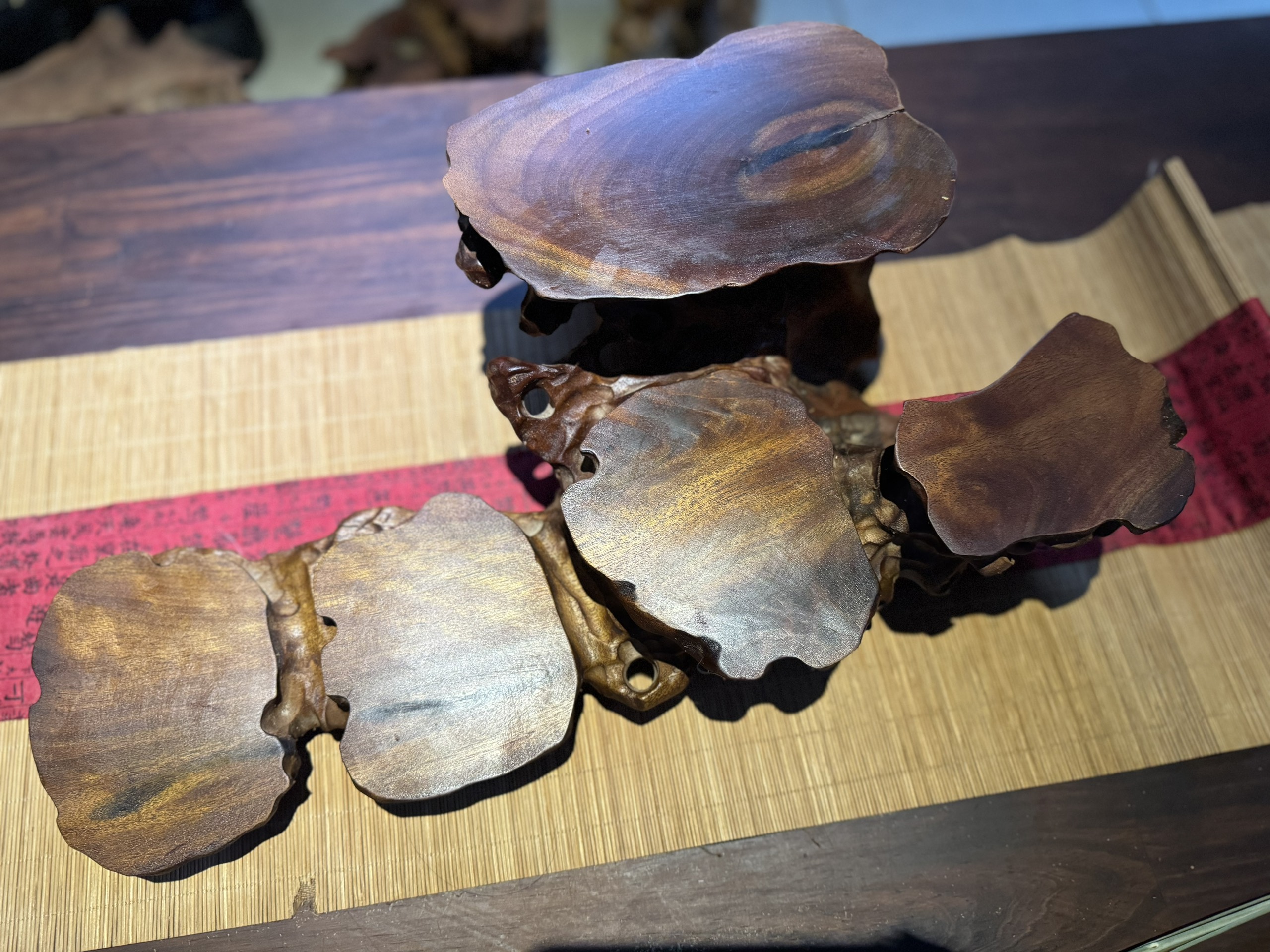 Đôn Gỗ Xá Xị
