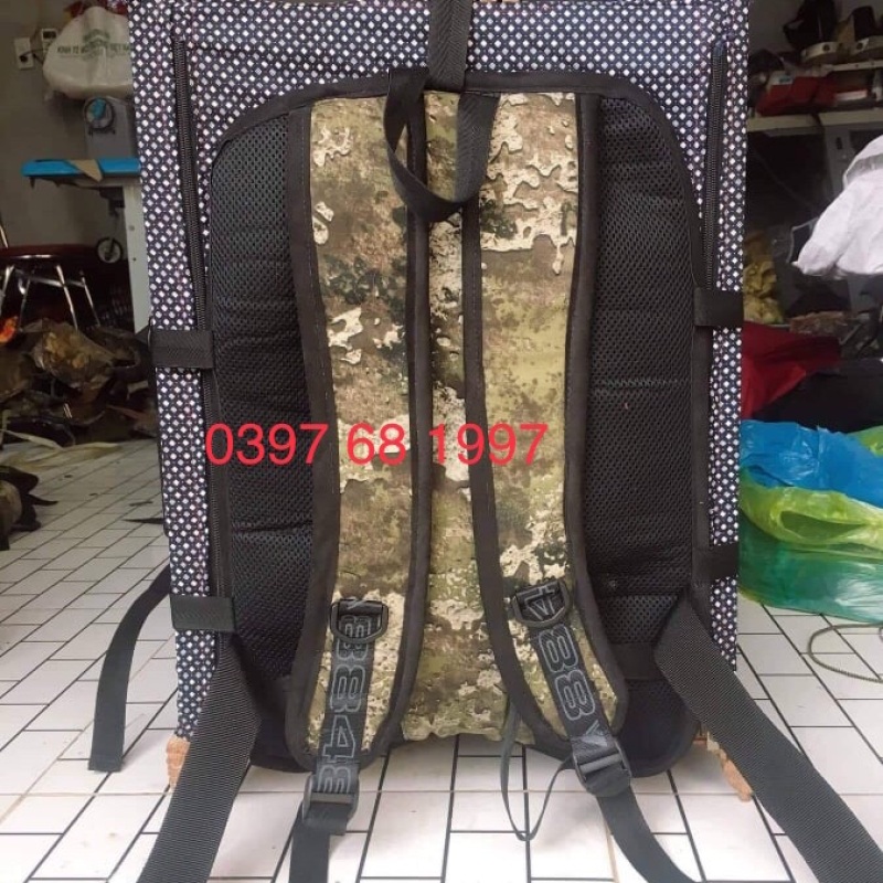 Balo đeo lồng đấu chào mào (choè than)