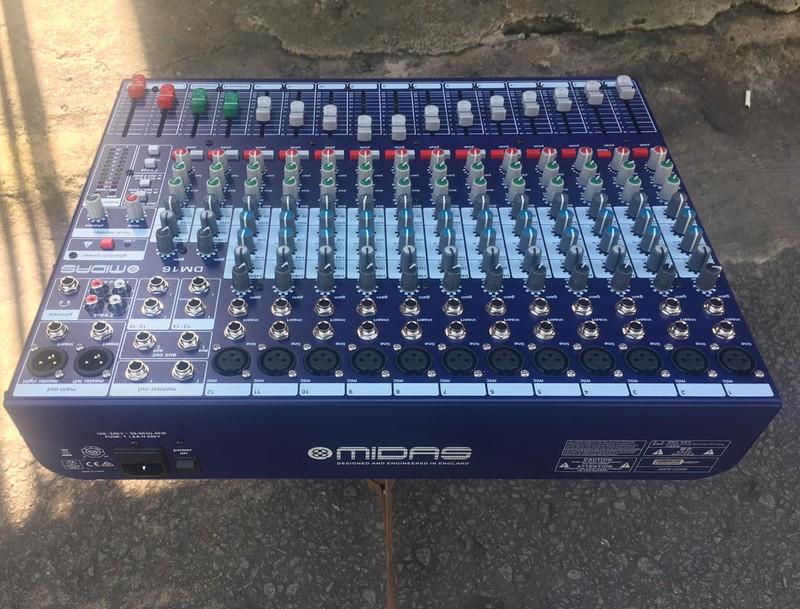 Bàn Mixer Midas DM16