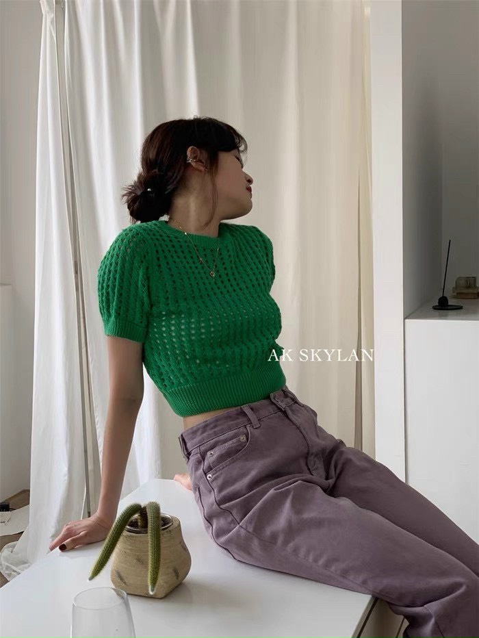 Áo len lưới lỗ cổ tròn croptop