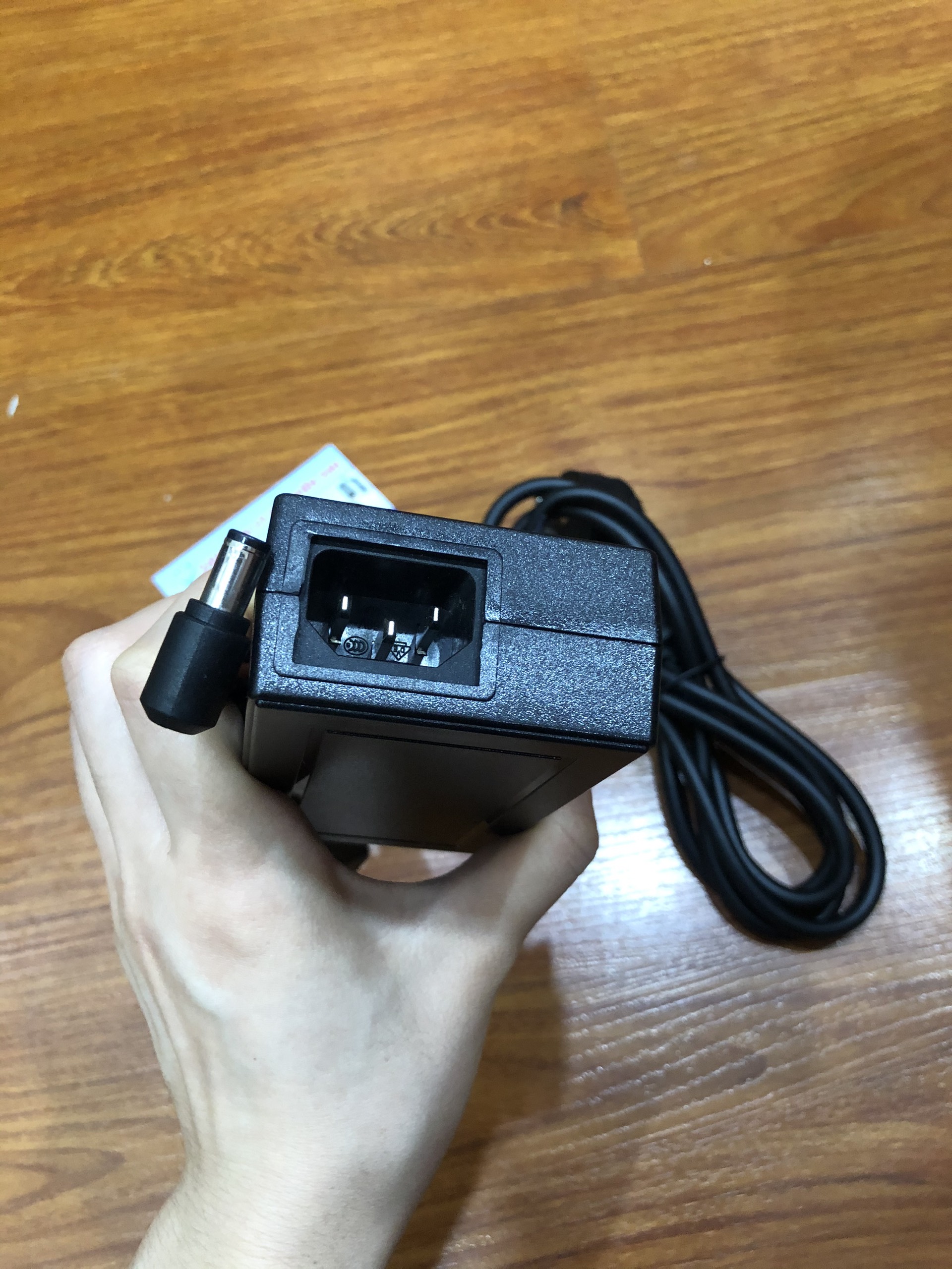 DC 16v 4.5a (adapter nguồn cho đàn yamaha PSR-S650)