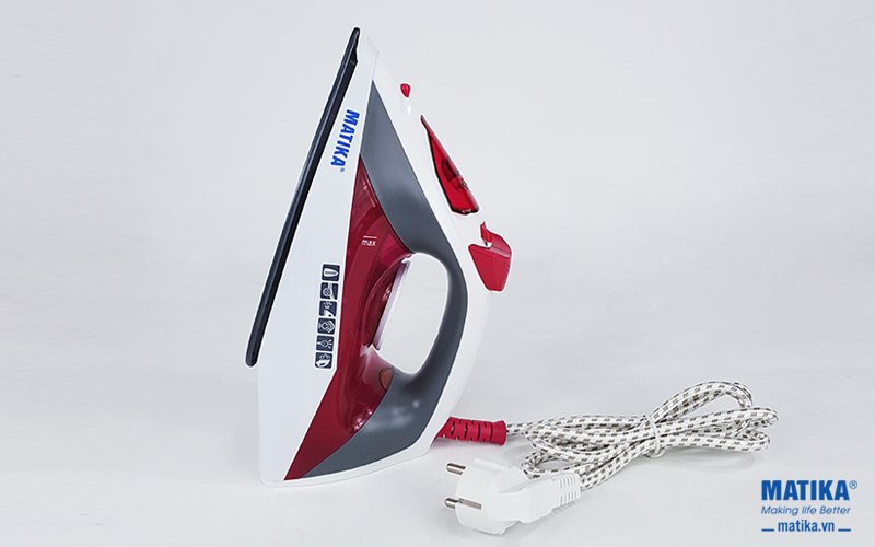 [HCM]Bàn ủi hơi nước matika 2916