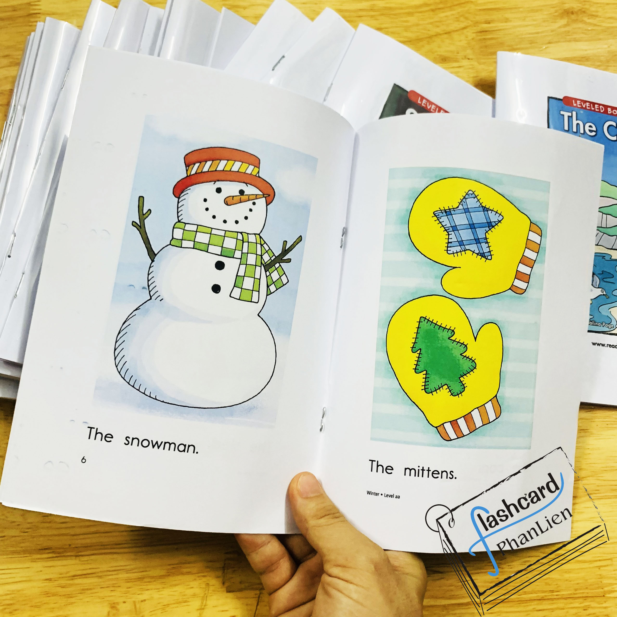 KÈM FILE NGHE - sách RAZKID nhiều cấp độ