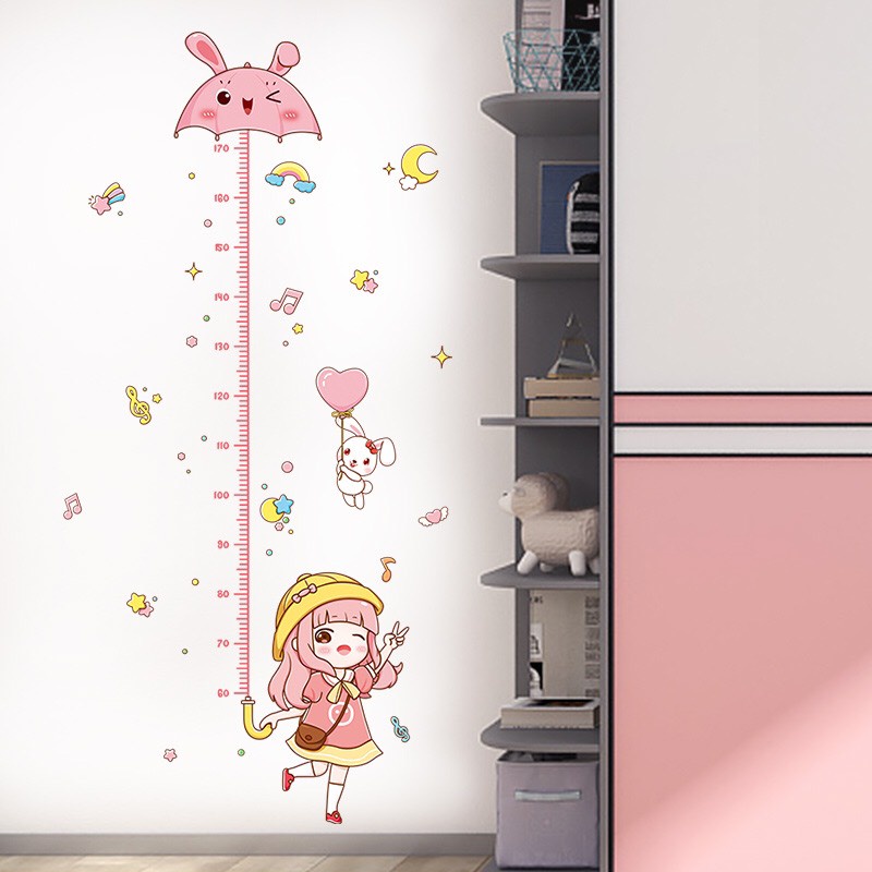 Decal dán tường đo chiều cao cô gái