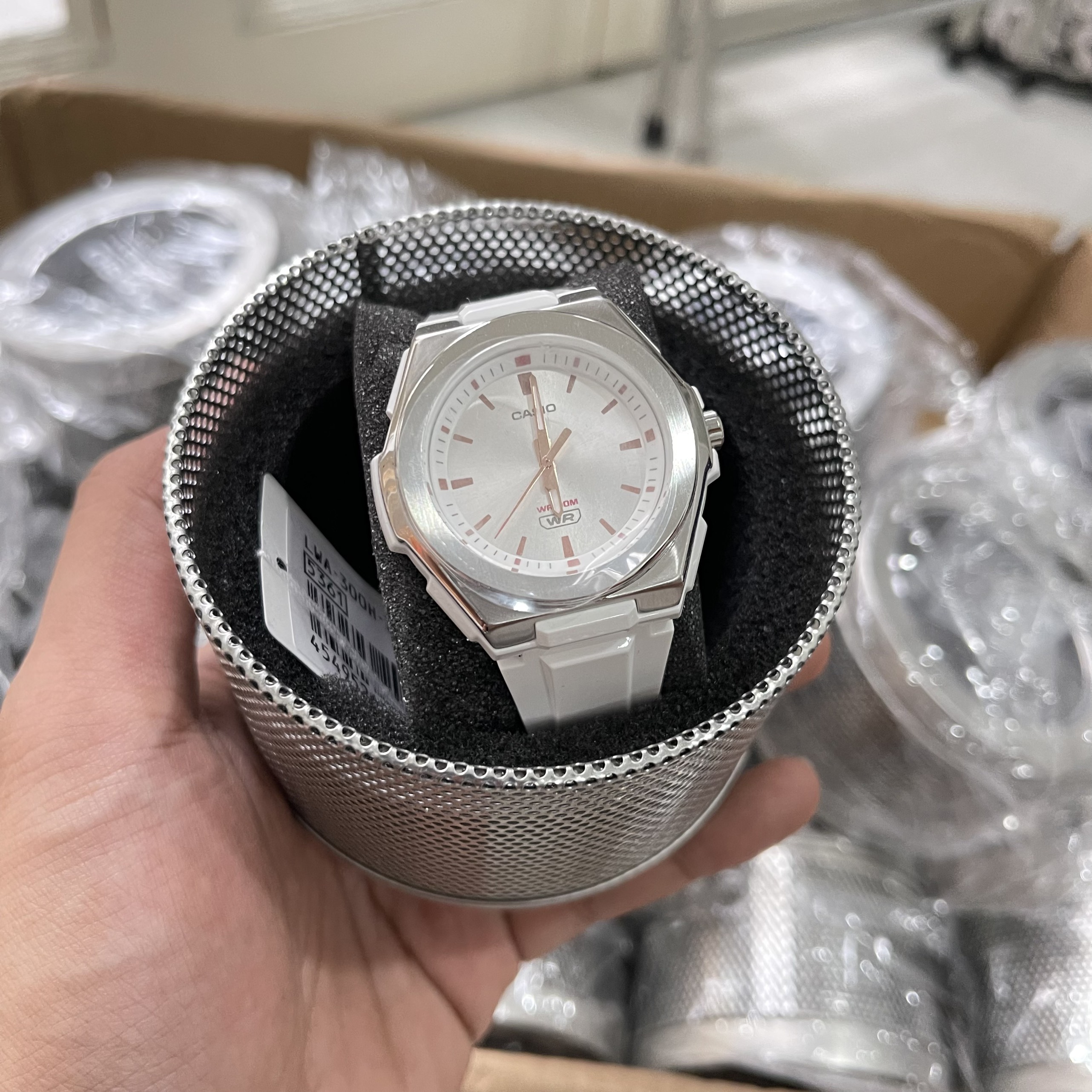 HỘP THIẾC ĐỒNG HỒ CASIO