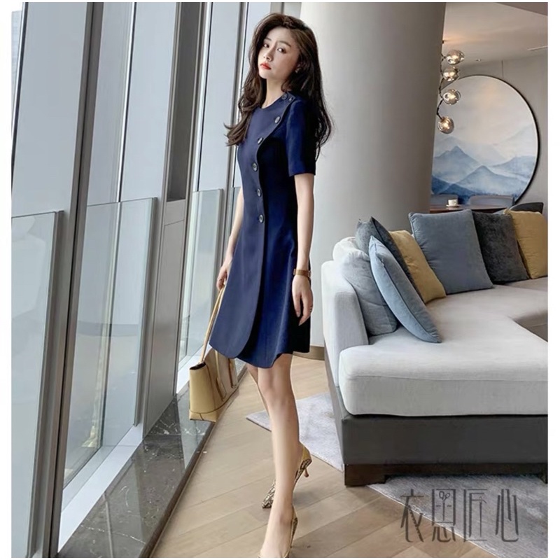 Đầm xanh đen cổ tròn nút trước