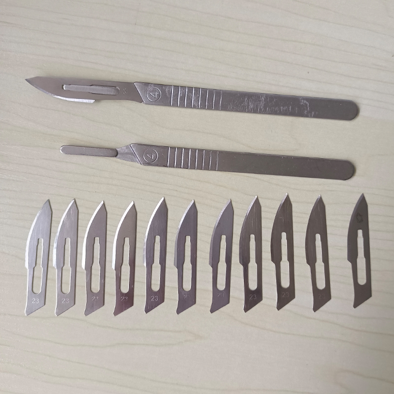 Cán dao mổ y tế số 4 ( tặng kèm 10 lưỡi dao mổ số 23 thích hợp)