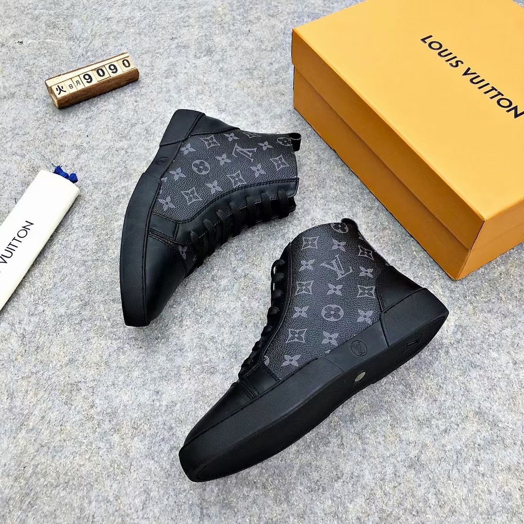 Sneaker cao cổ Louis Vuitton